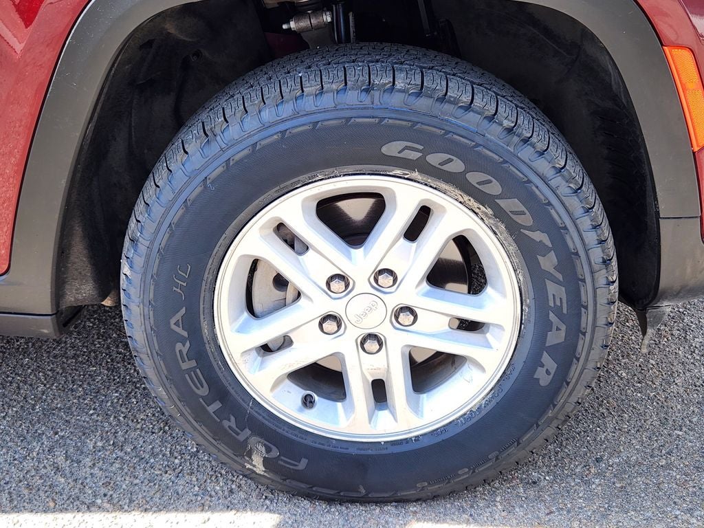 2023 Jeep Grand Cherokee Laredo 4x4