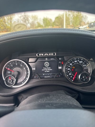 2019 RAM 1500 Laramie Crew Cab 4x4 5'7' Box