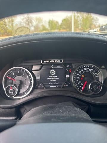 2019 RAM 1500 Laramie Crew Cab 4x4 5'7' Box