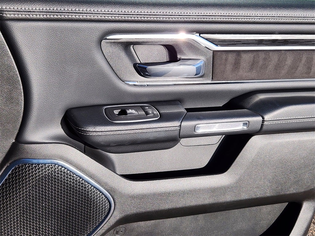 2024 RAM 1500 Laramie Crew Cab 4x4 5'7' Box