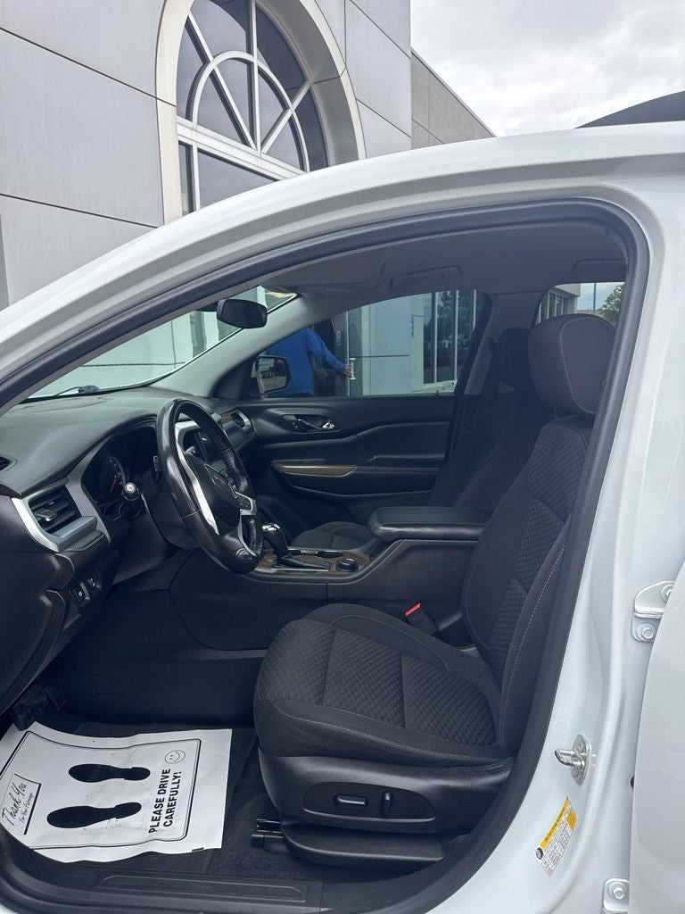 2018 GMC Acadia SLE-2