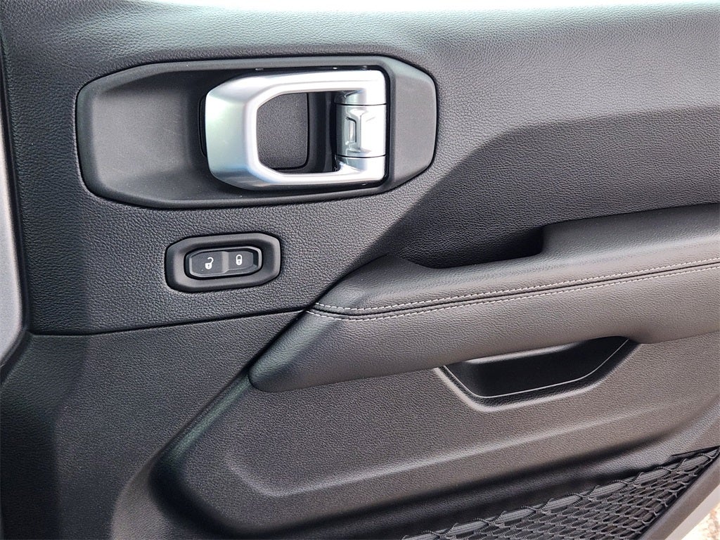 2024 GMC Sierra 1500 4WD Crew Cab Short Box Elevation with 3SB