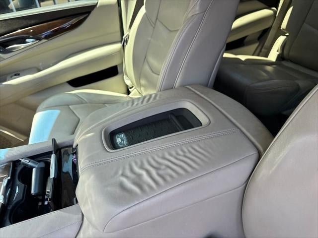 2017 Cadillac Escalade Luxury