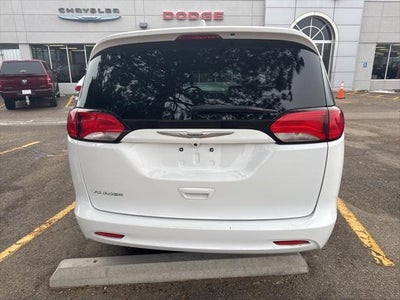 2020 Chrysler Voyager LXI