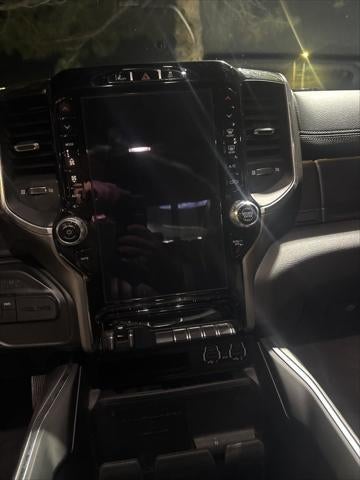 2020 RAM 2500 Laramie Crew Cab 4X4 6'4' Box