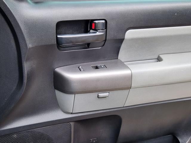 2011 Toyota Sequoia SR5 5.7L
