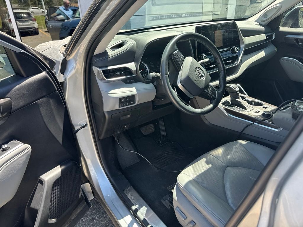 2021 Toyota Highlander Platinum
