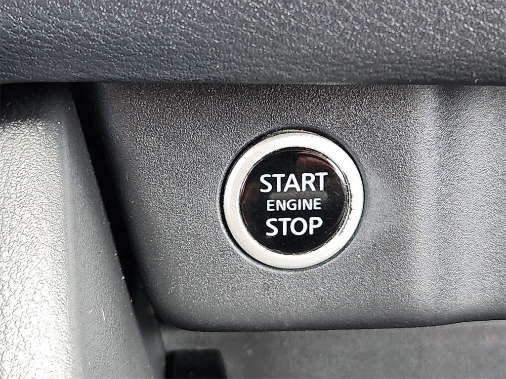 2021 Nissan Rogue SV FWD