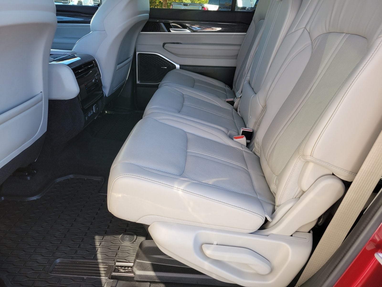 2022 Jeep Wagoneer Series II