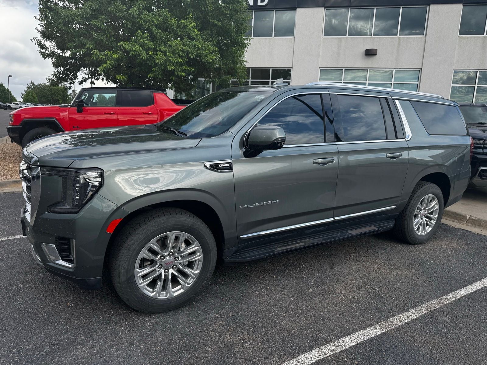 2023 GMC Yukon XL SLT