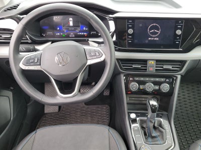 2024 Volkswagen Taos 1.5T SE Black