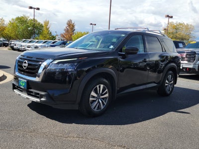 2023 Nissan Pathfinder SL