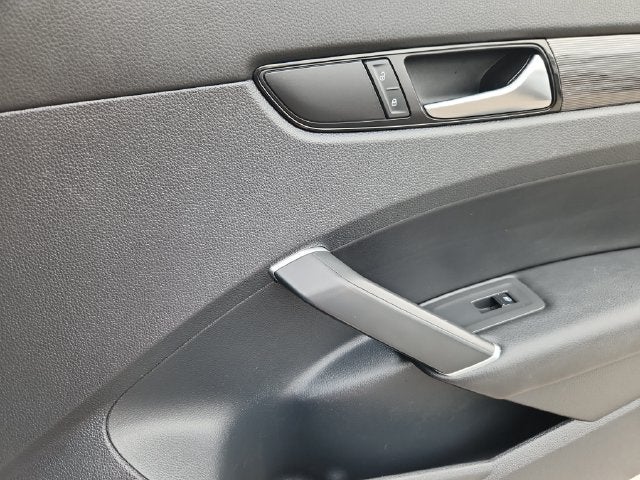 2020 Volkswagen Passat 2.0T R-Line
