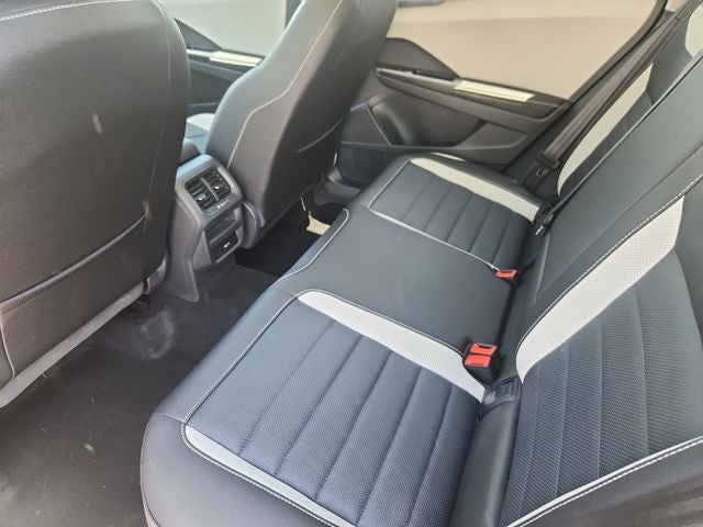 2025 Volkswagen Taos SEL
