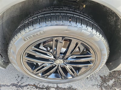 2022 Volkswagen Tiguan SE R-Line Black