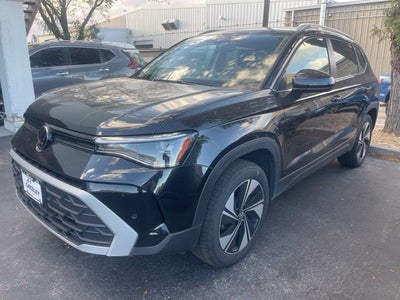 2025 Volkswagen Taos SE