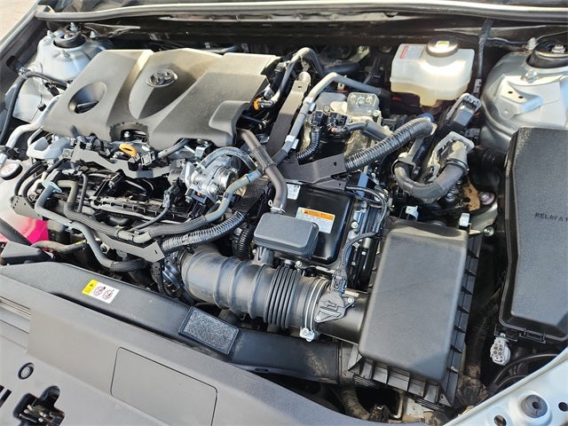 2022 Toyota Camry Hybrid SE