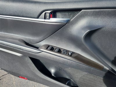 2022 Toyota Camry Hybrid SE