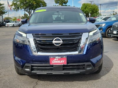 2024 Nissan Pathfinder SV