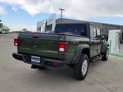 2022 Jeep Gladiator Sport