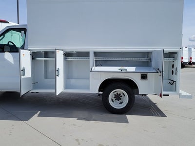 2025 Ford E-350SD Base Cutaway