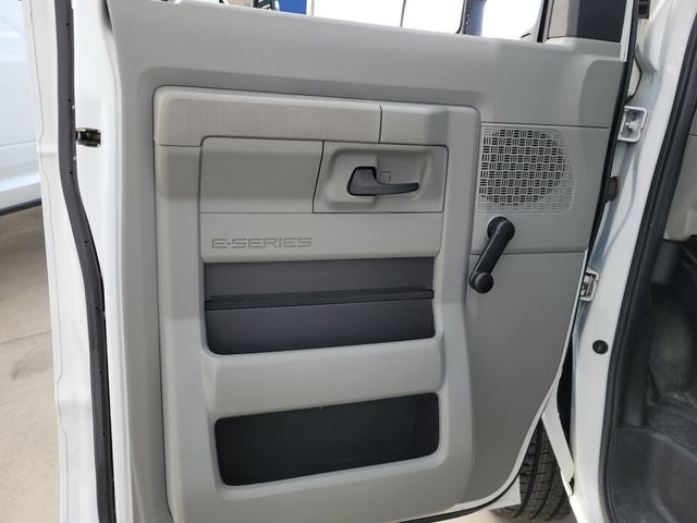 2022 Ford E-450SD Base