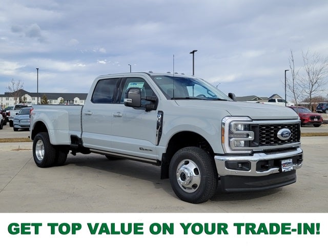 2026 Ford F-350SD Lariat DRW
