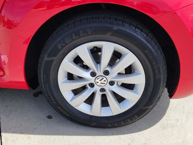 2018 Volkswagen Beetle 2.0T Coast