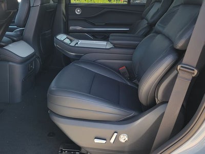 2027 Lincoln Navigator Reserve