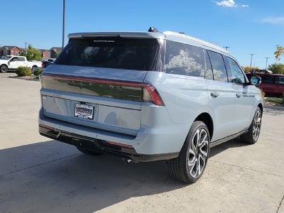 2027 Lincoln Navigator Reserve