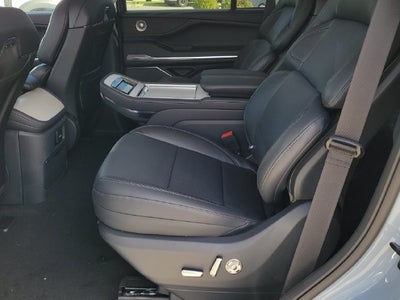 2027 Lincoln Navigator Reserve