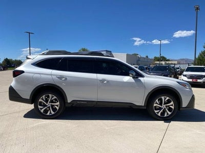 2022 Subaru Outback Touring XT