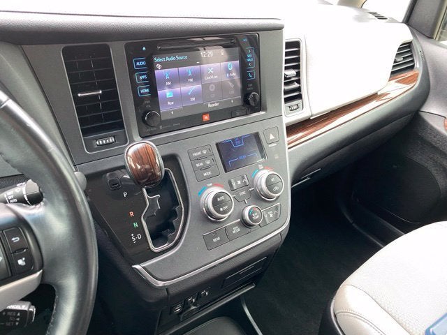 2017 Toyota Sienna Limited Premium
