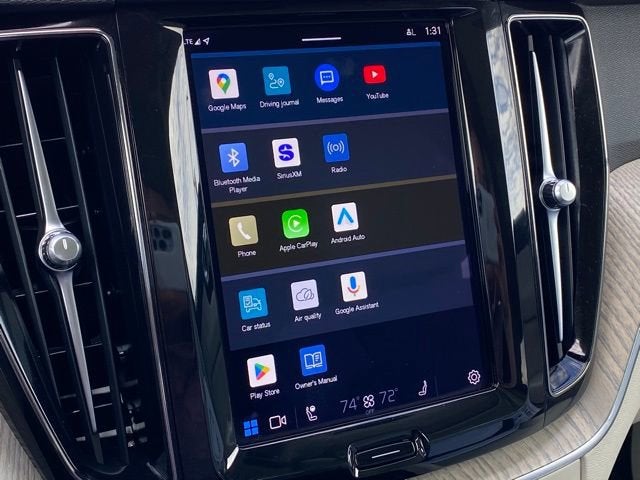 2023 Volvo XC60 Plus Bright Theme