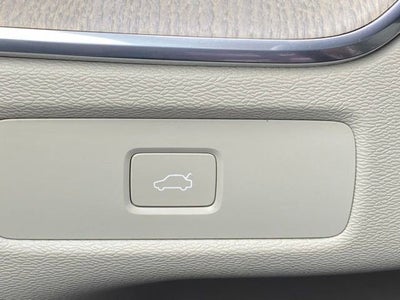 2023 Volvo XC60 Plus Bright Theme