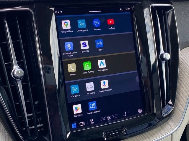 2023 Volvo XC60 Plus Bright Theme