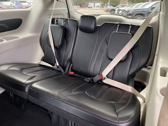 2021 Chrysler Voyager LXI