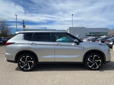 2024 Mitsubishi Outlander SE Black Edition