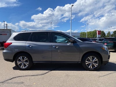 2018 Nissan Pathfinder SV