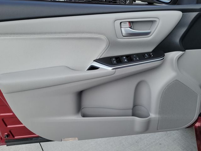 2017 Toyota Camry Hybrid XLE