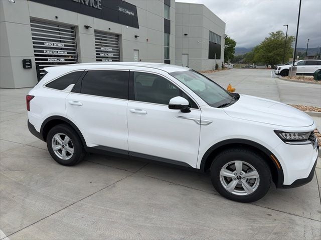 2022 Kia Sorento LX