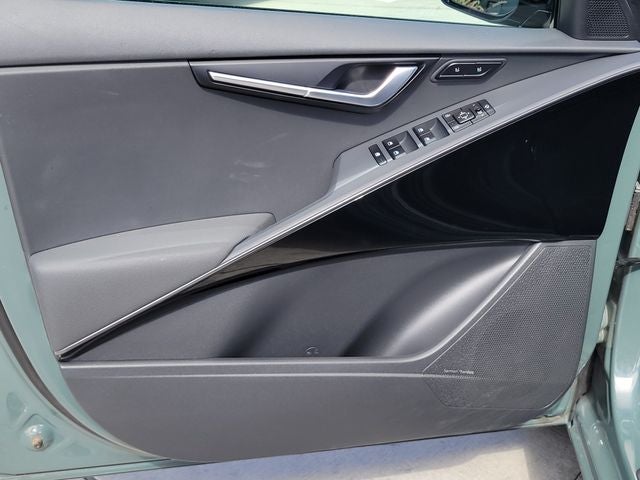 2025 Kia Niro SX