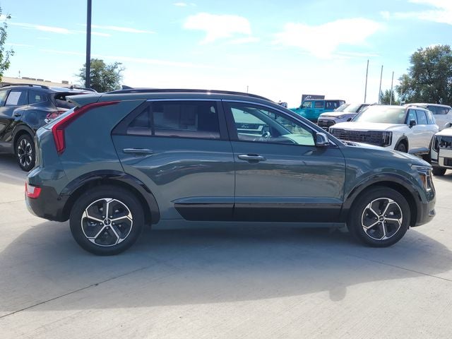 2025 Kia Niro SX