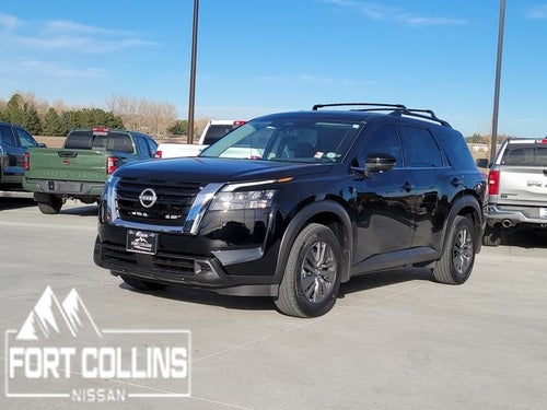 2025 Nissan Pathfinder SV